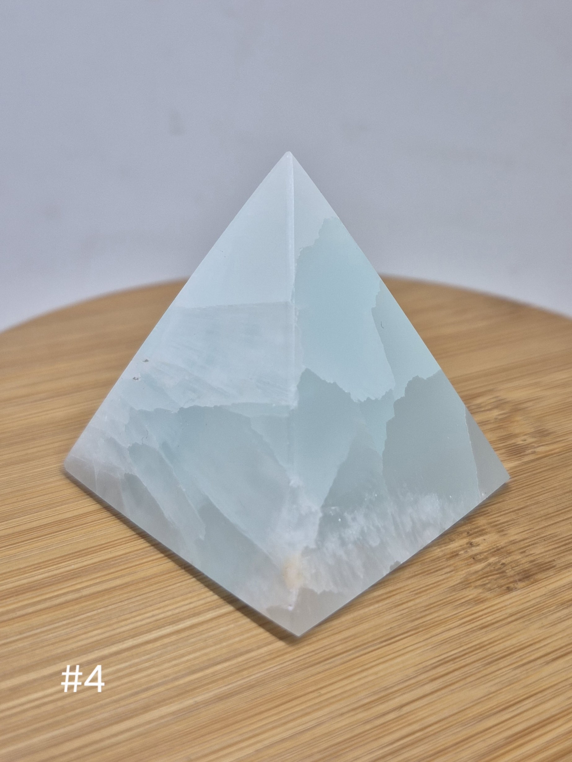 Calcit karibisch Pyramide #4 1