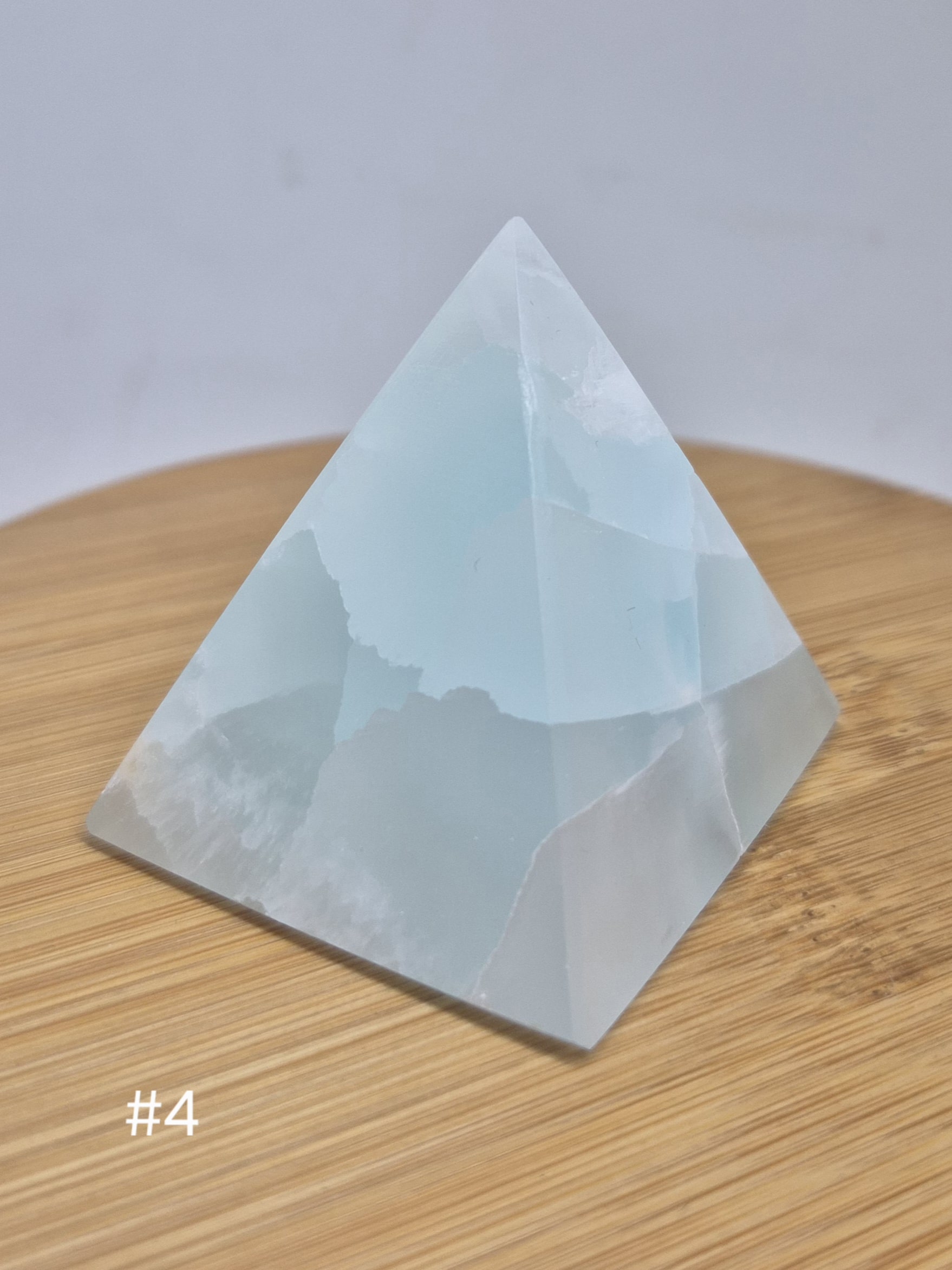 Calcit karibisch Pyramide #4 2