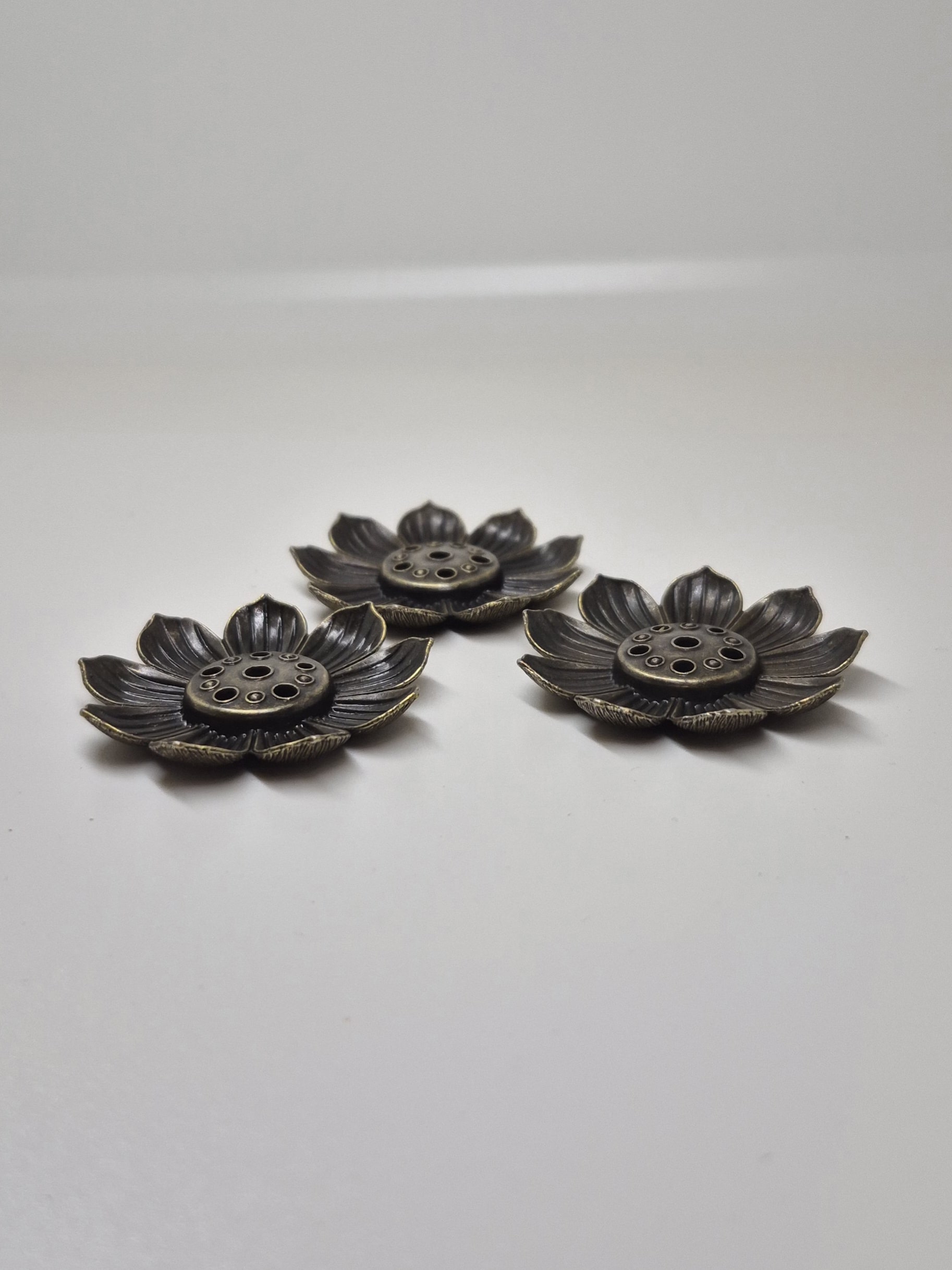 Räucherstäbchenhalter Lotus 3